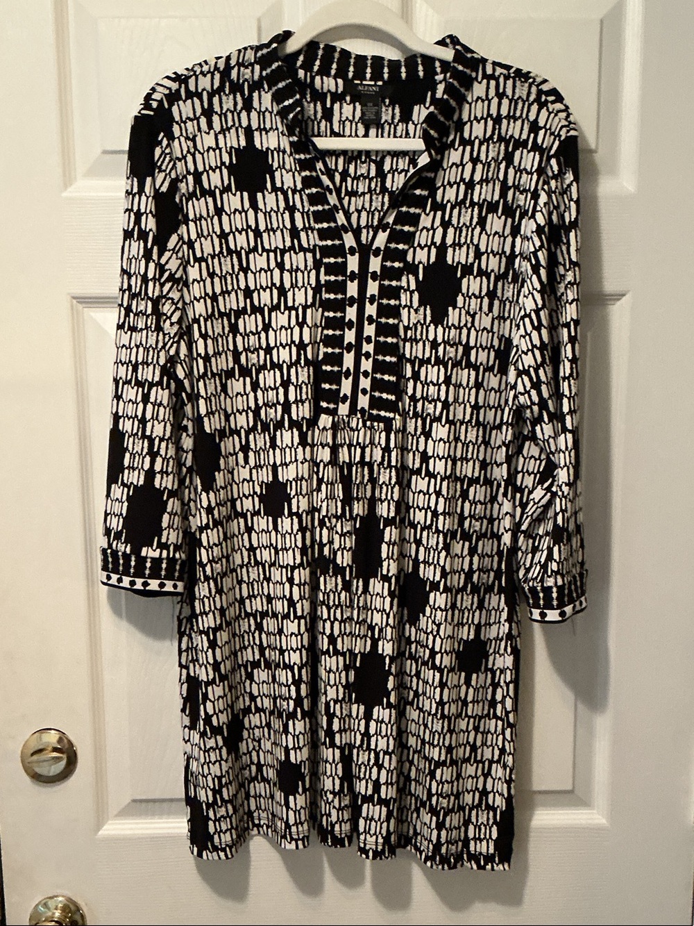 Alfani Black and White Printed Long-Sleeve Tunic Dress